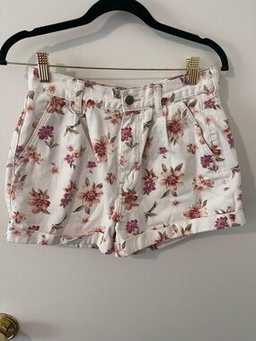 American Eagle Floral Print Mom Short Denim Jean 3”Size 6 White Pink